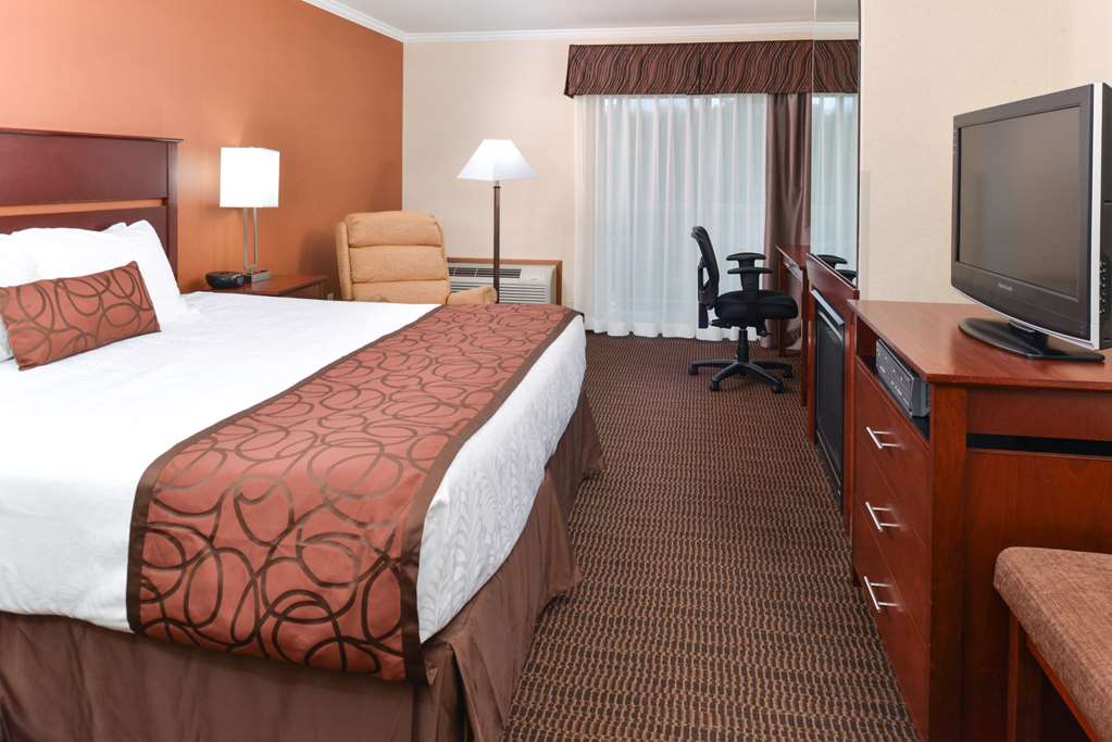 Best Western Plus Landmark Inn - photo 26