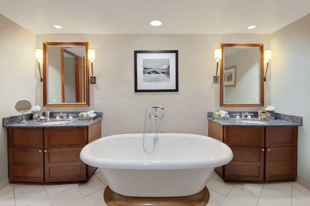 DoubleTree by Hilton Stamford - photo 41