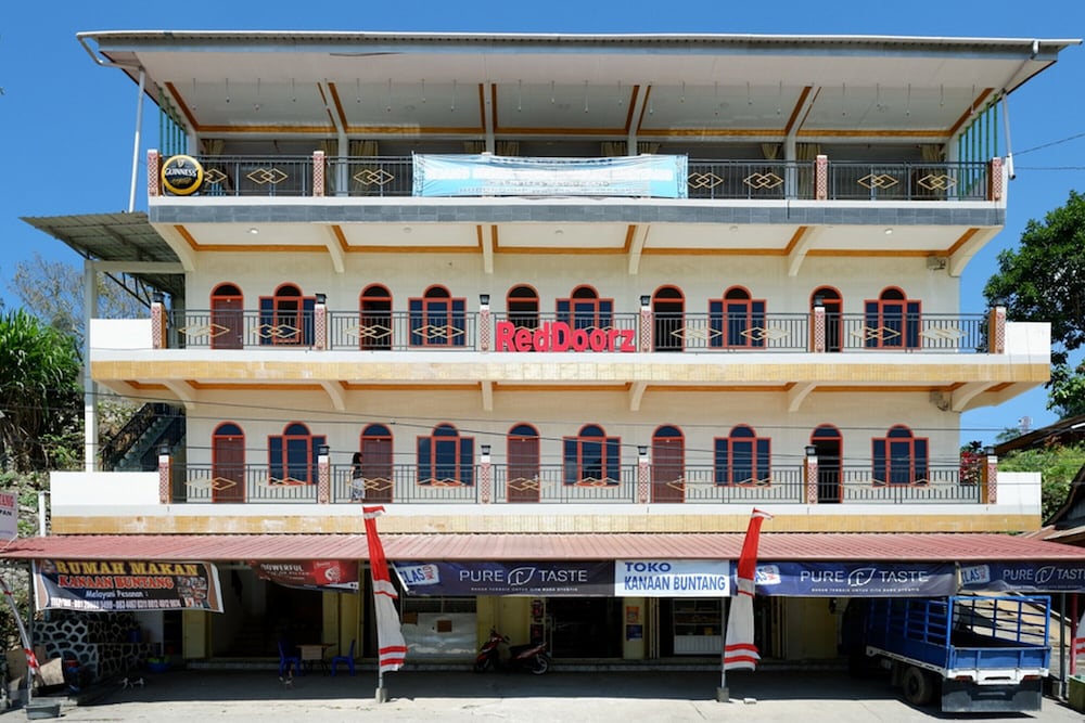 RedDoorz near Bolu Toraja in Rantepao, Indonesia
