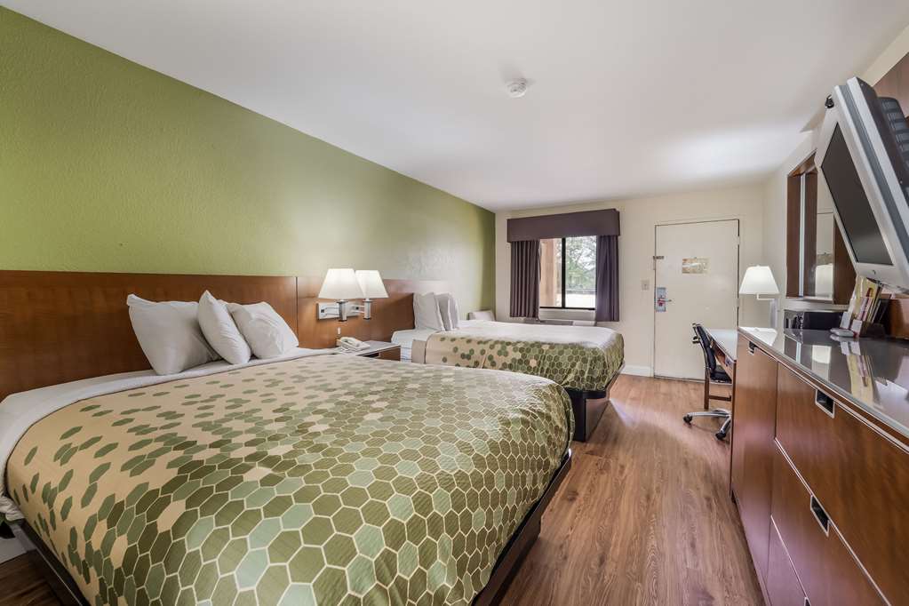 Econo Lodge Atlanta Airport East - photo 14
