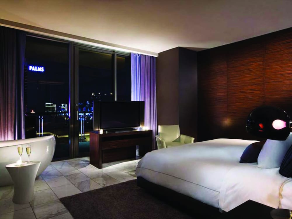Palms Place Hotel and Spa - photo 4