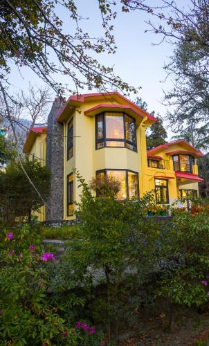 Alaya Stays Thistle House 4 BHK Hideaway with Gazebo & Terrace — 4-Star Luxury Hotel in Bhim Tal, India