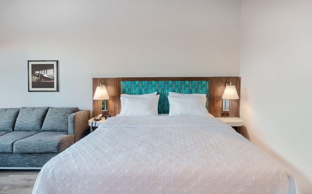 Hampton Inn Riverside March Air Force Base - photo 8