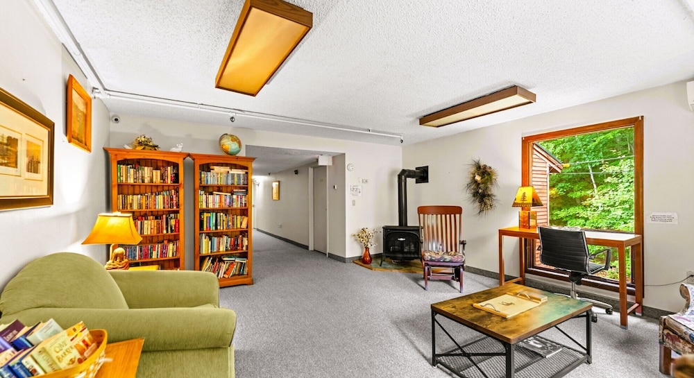 Evergreen Valley Inn - photo 8