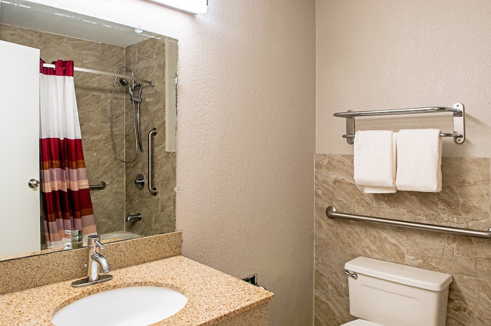 Red Roof Inn Slidell - photo 14
