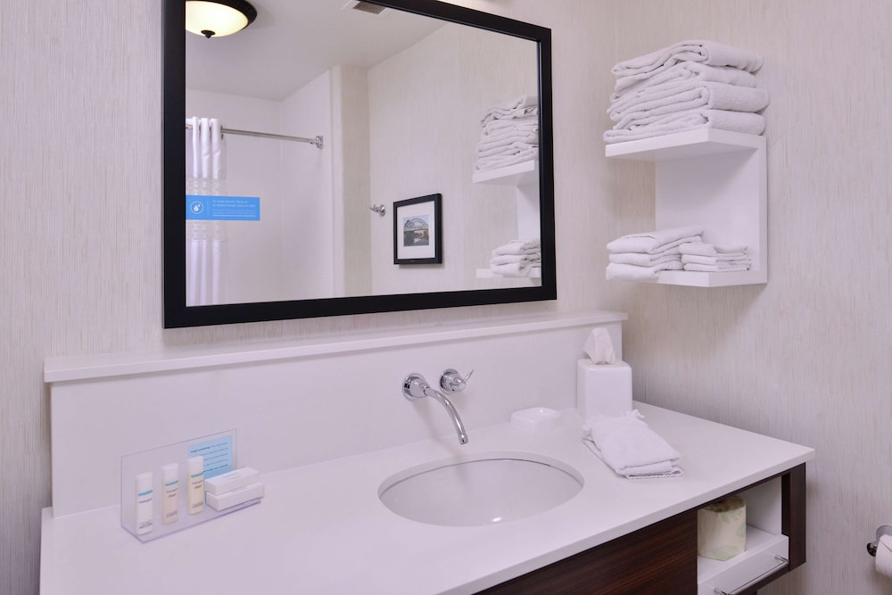 Hampton Inn & Suites Woodland Sacramento Area - photo 29