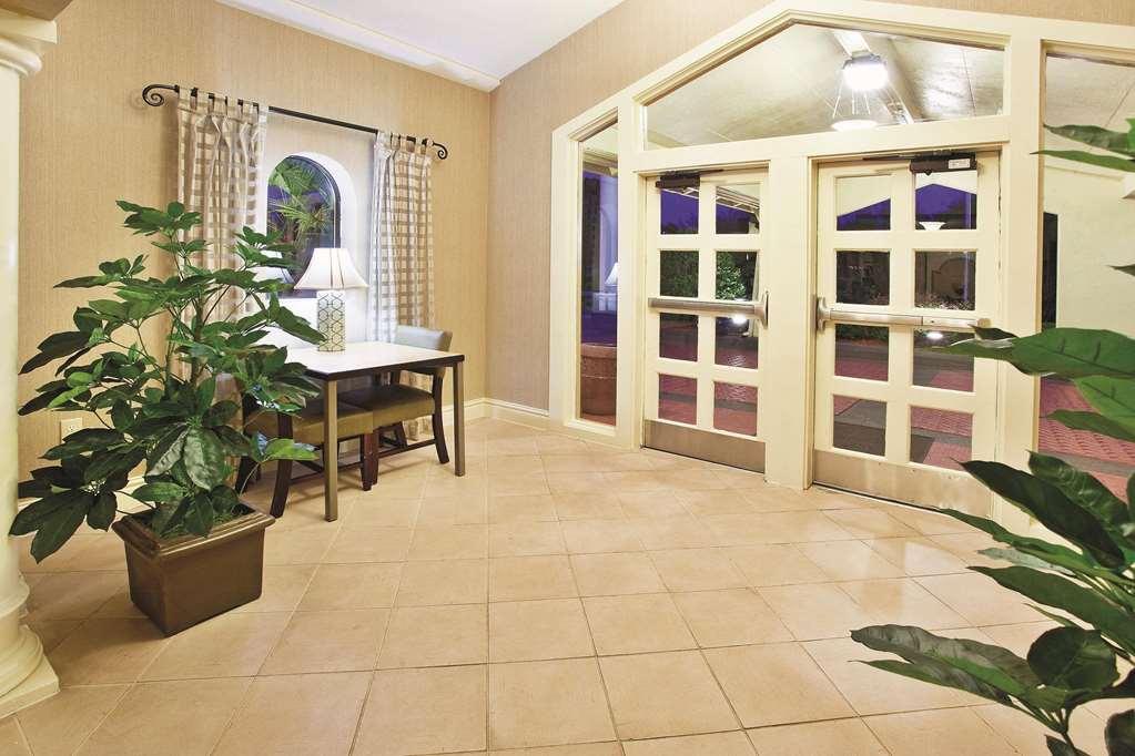 Howard Johnson by Wyndham Columbus Fort Moore - photo 5