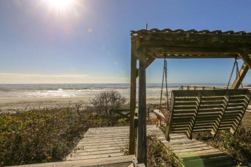 Someplace Else - carbon neutral hotel in Folly Beach