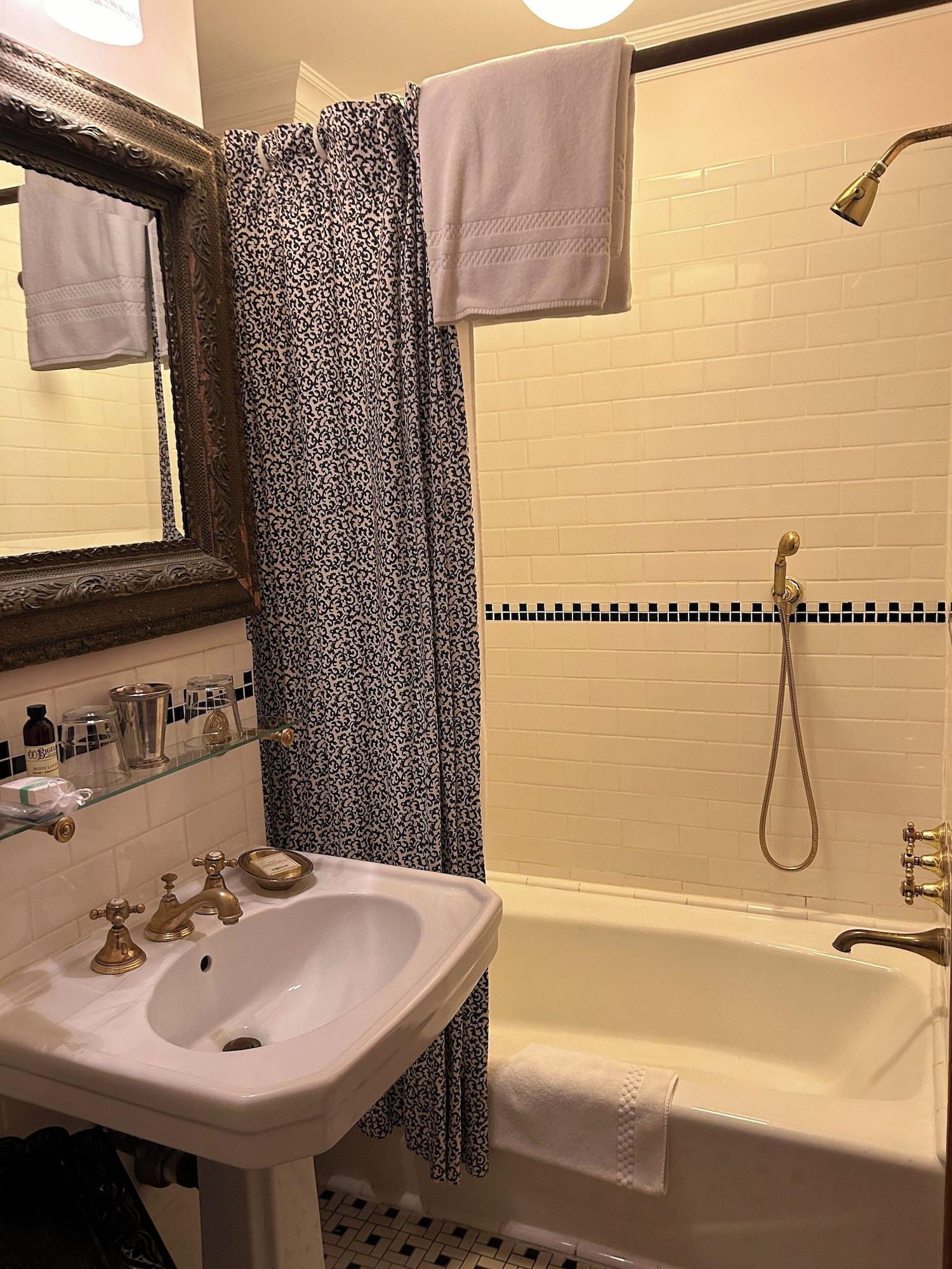 The Inn at Irving Place - photo 11