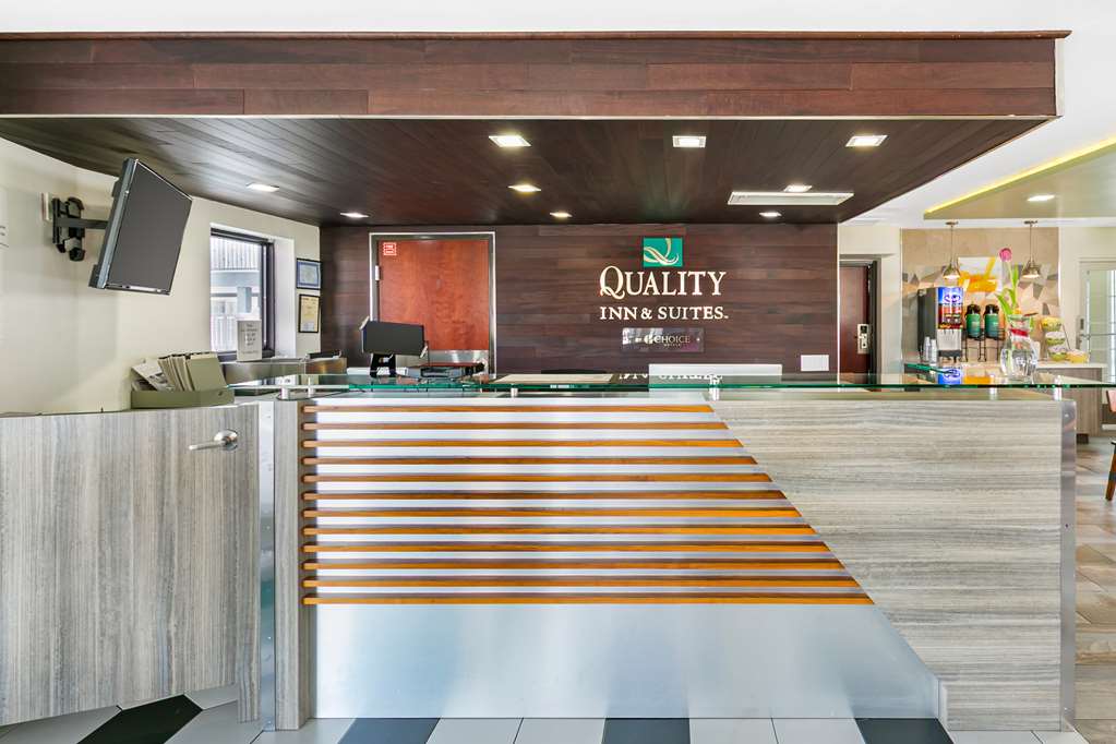 Quality Inn & Suites Sacramento Downtown Area - photo 4