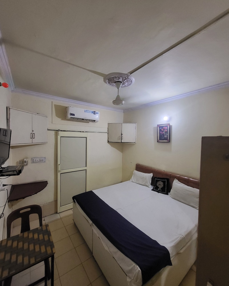 Hotel Victoria Grand in Bareilly, India