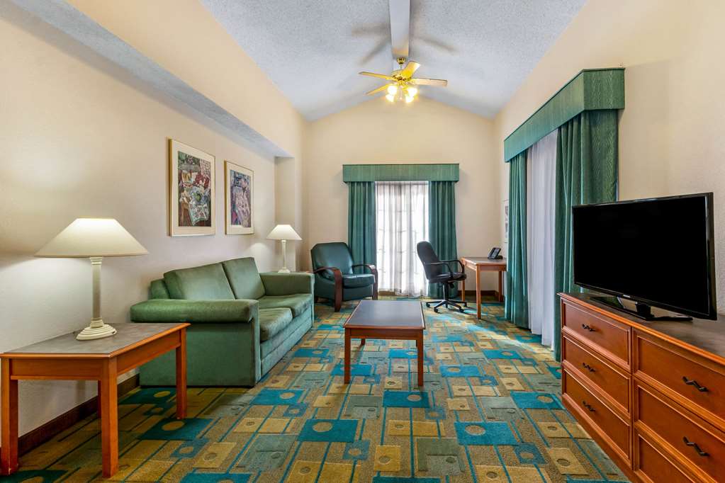 La Quinta Inn by Wyndham Albuquerque Northeast - photo 25