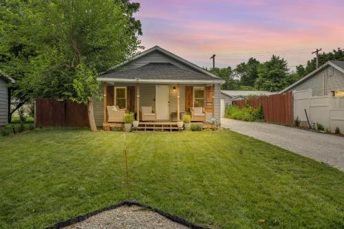 Cheerful 2 Bedroom with convenient Expressway access — 4-Star Luxury Hotel in Springfield, United States