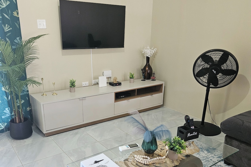 Vaetropicalparadise Free Puerto Seco Beach Access in Discovery Bay, Jamaica