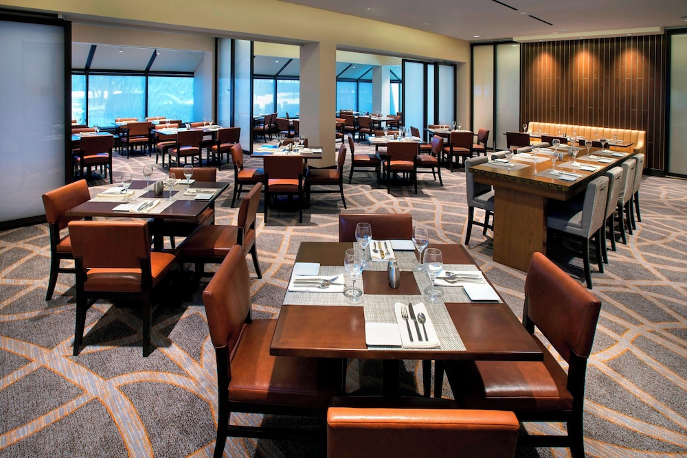 Newark Liberty International Airport Marriott - photo 33