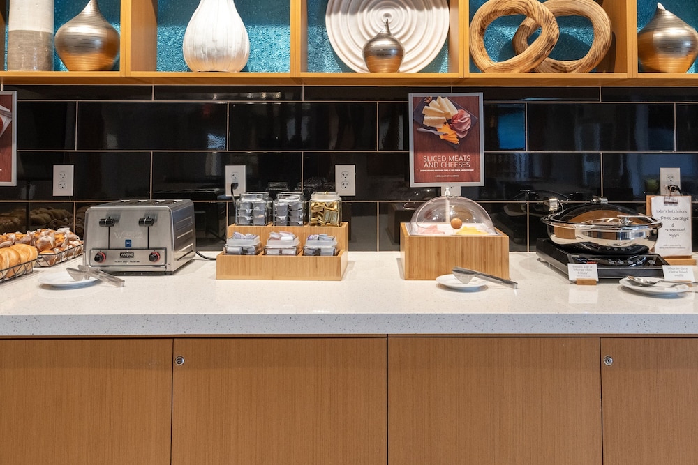 SpringHill Suites by Marriott Woodbridge - photo 34