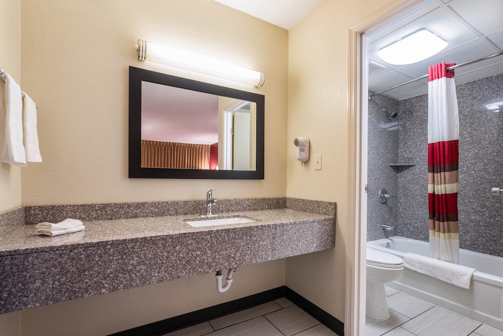 Red Roof Inn Cincinnati Airport Florence Erlanger - photo 17