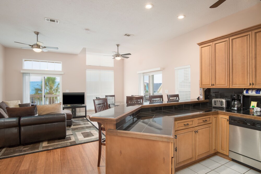 17878 Front Beach Rd C2 Searinity Three Bedroom Condo — 4-Star Luxury Hotel in Panama City Beach, United States