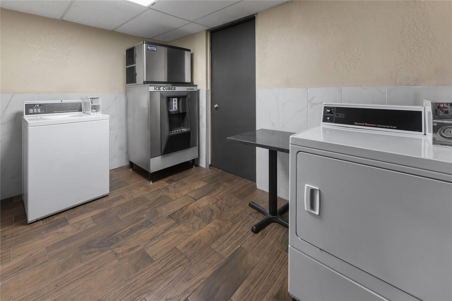 Baymont by Wyndham Downtown Detroit - photo 30