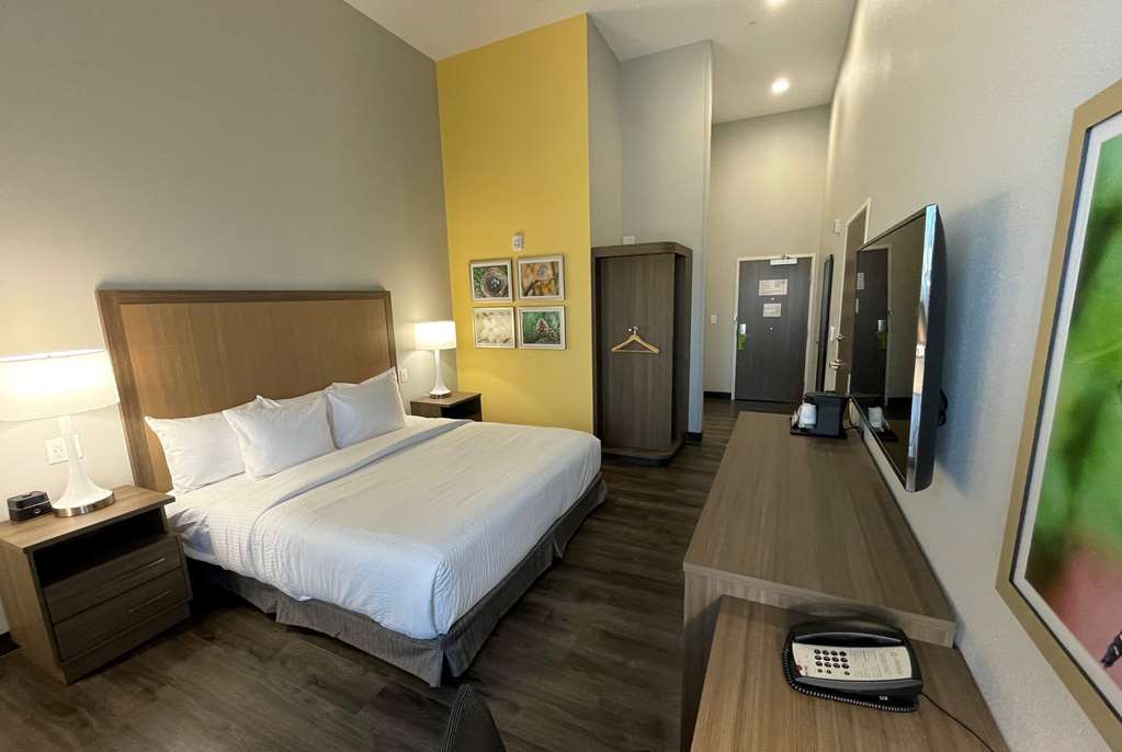 La Quinta Inn & Suites by Wyndham Valdosta - photo 21