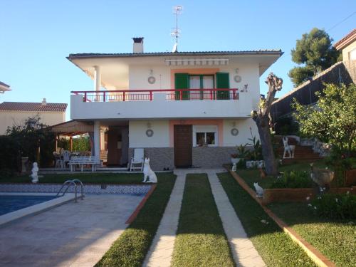 Apartamento Mallorca Piso de arriba — 4-Star Luxury Hotel in Cunit, Spain