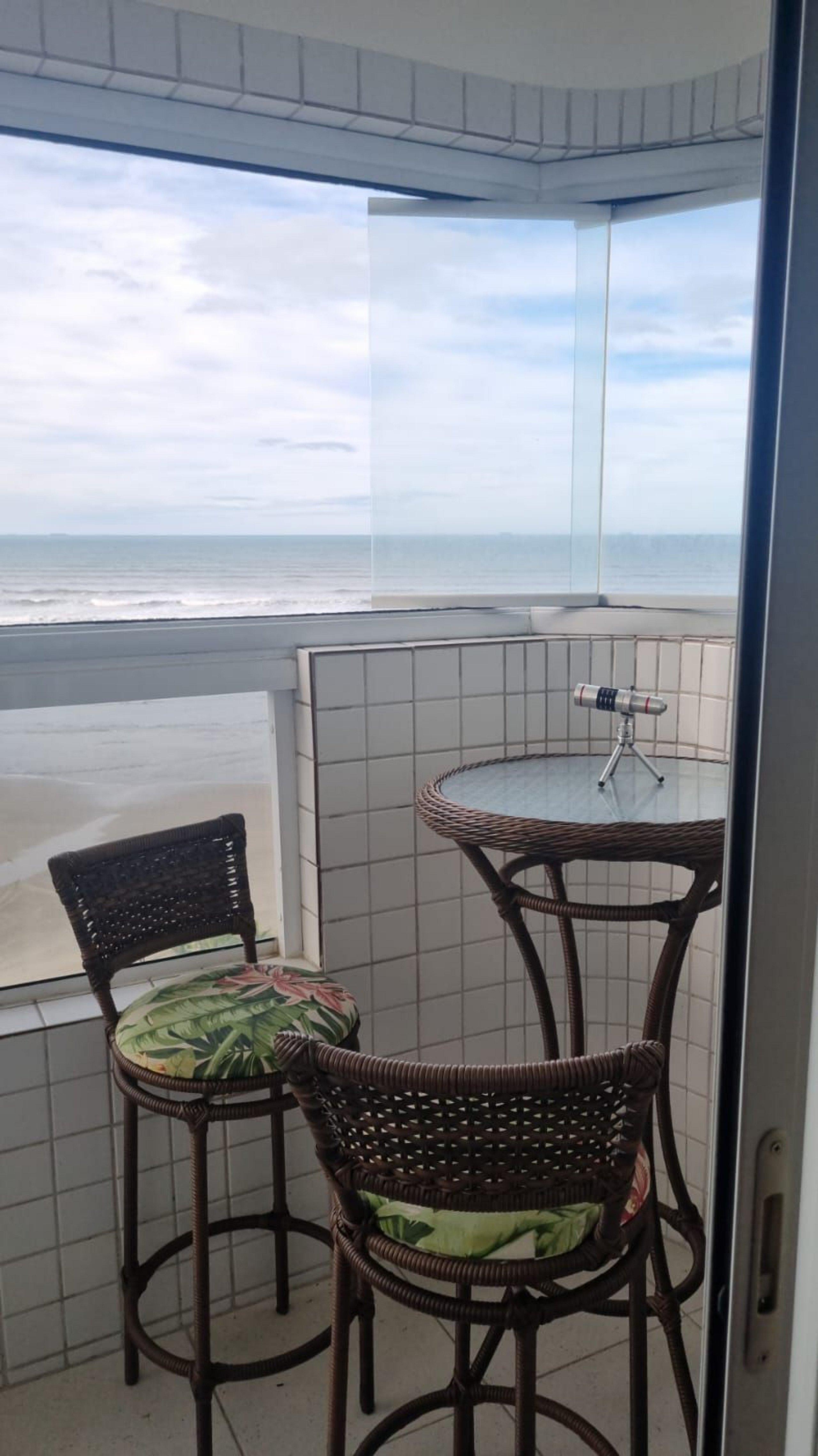 M083 Vista Mar 2 Quartos c Sacada Churrasqueira in Sao Vicente, Brasil