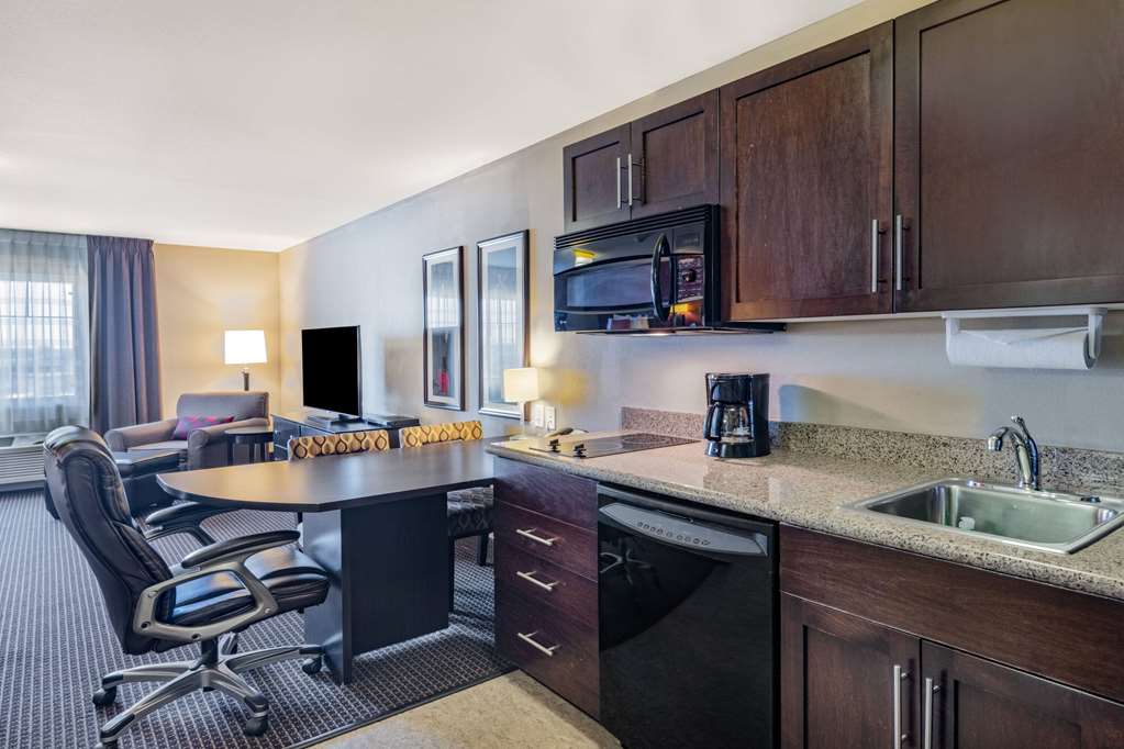 Hawthorn Suites by Wyndham Williston - photo 24
