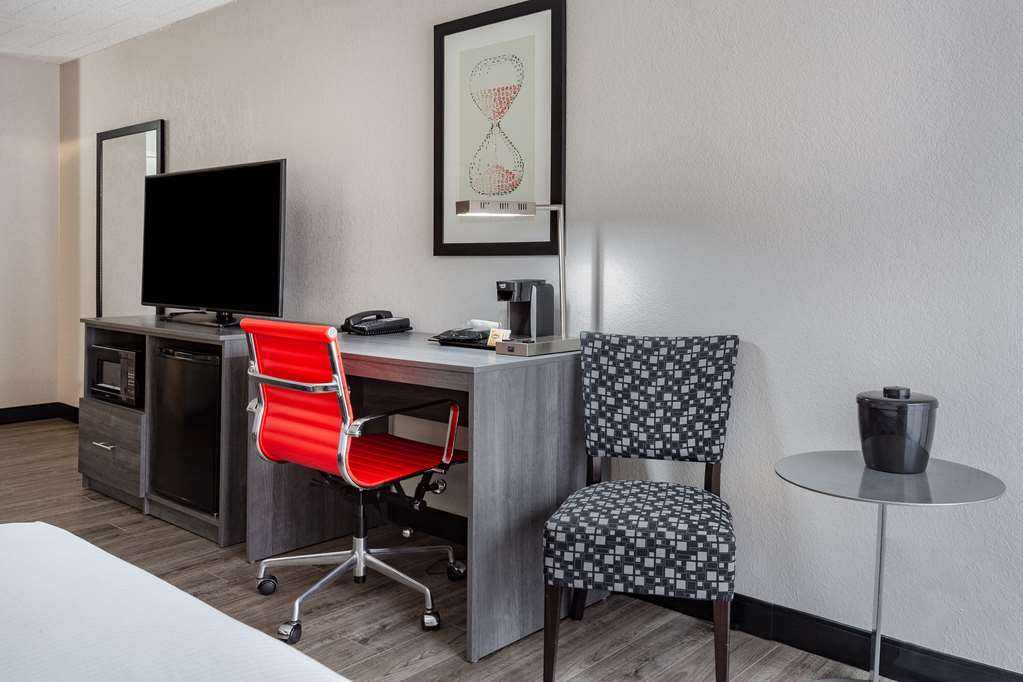 Ramada by Wyndham Hartford North Bradley Airport - photo 17