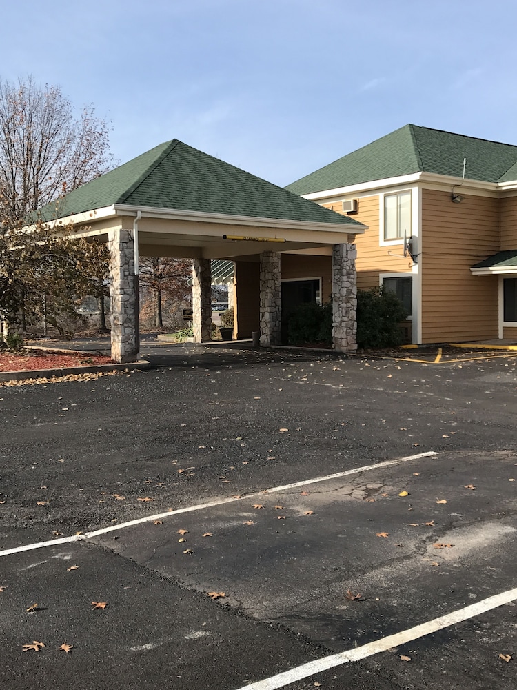 Quality Inn Bloomsburg - photo 41
