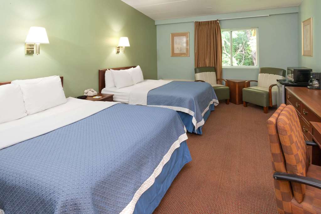 Days Inn by Wyndham Portage Indiana Dunes National Park - photo 7