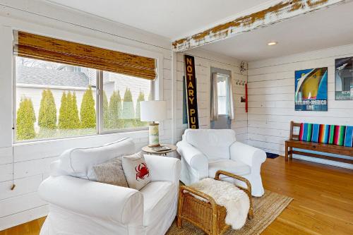 Calm Waters - last minute hotel in Rockaway Beach