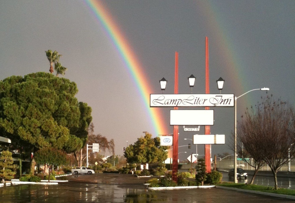 Lamp Liter Inn Visalia an Ascend Collection Hotel - photo 43