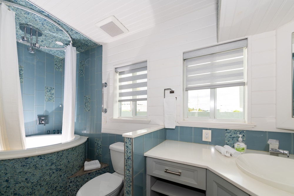 Tropic Isle Boutique Hotel - photo 27