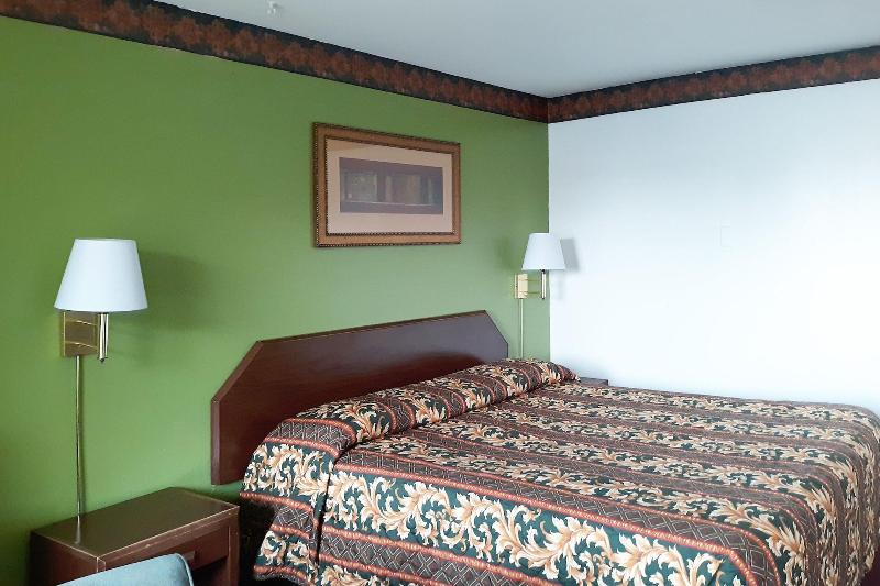 Hotel Kings at Clovis by OYO Rooms - photo 58