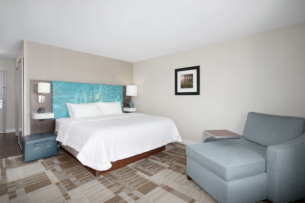 Hampton Inn Bellevue - photo 18