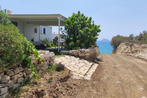 Bungalow Thalassa am Strand und mit Mini Pool — 4-Star Luxury Hotel in Alimos, Greece