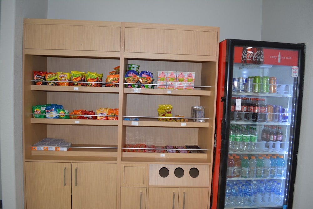 Wingate By Wyndham College Station South - photo 22