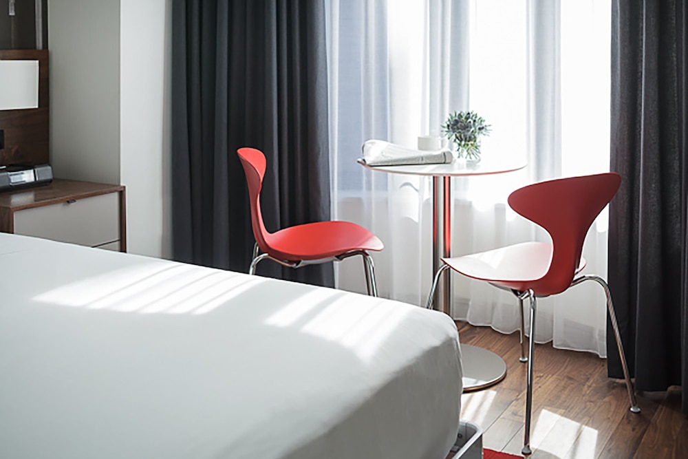 The Revolution Hotel - photo 14