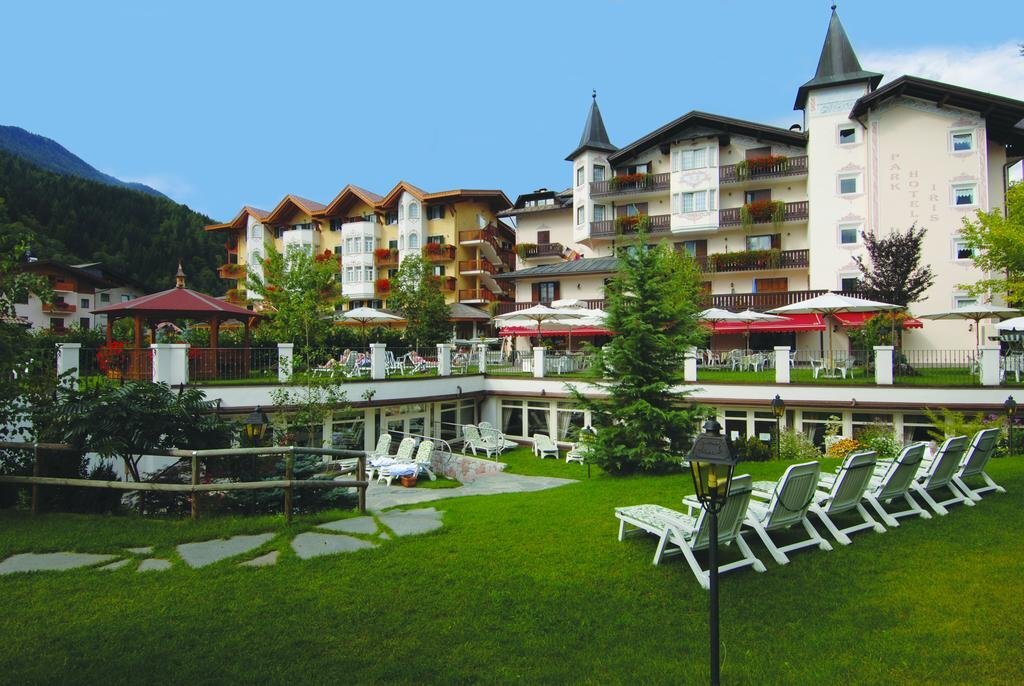 Iris - carbon neutral hotel in Fiera Di Primiero