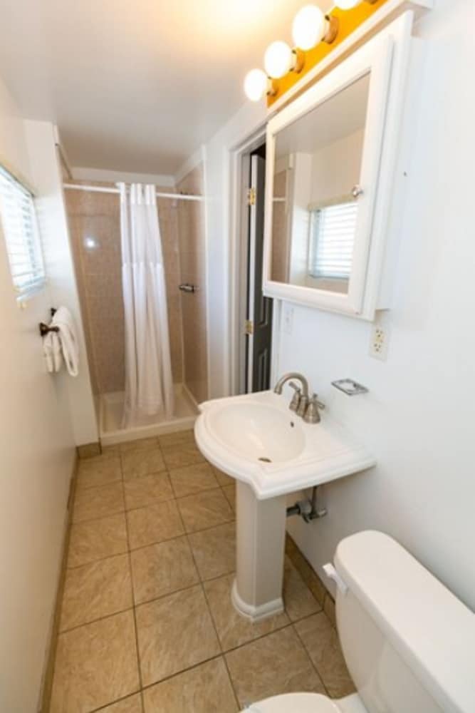Aztec Motel - photo 31