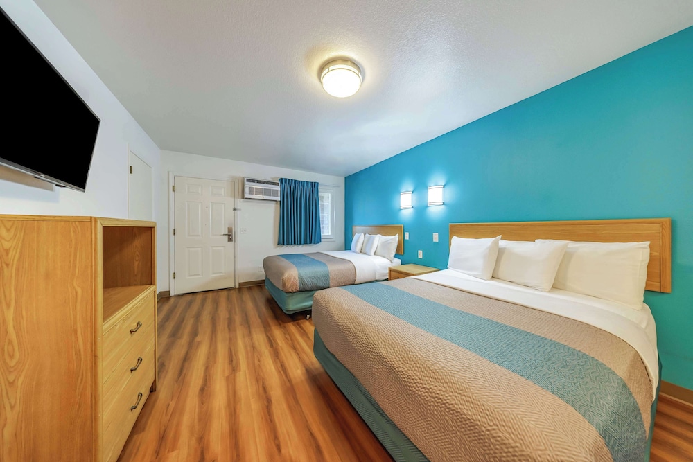 Motel 6 Canby OR - photo 14