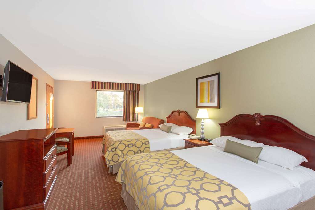 Baymont by Wyndham Midway Tallahassee - photo 30