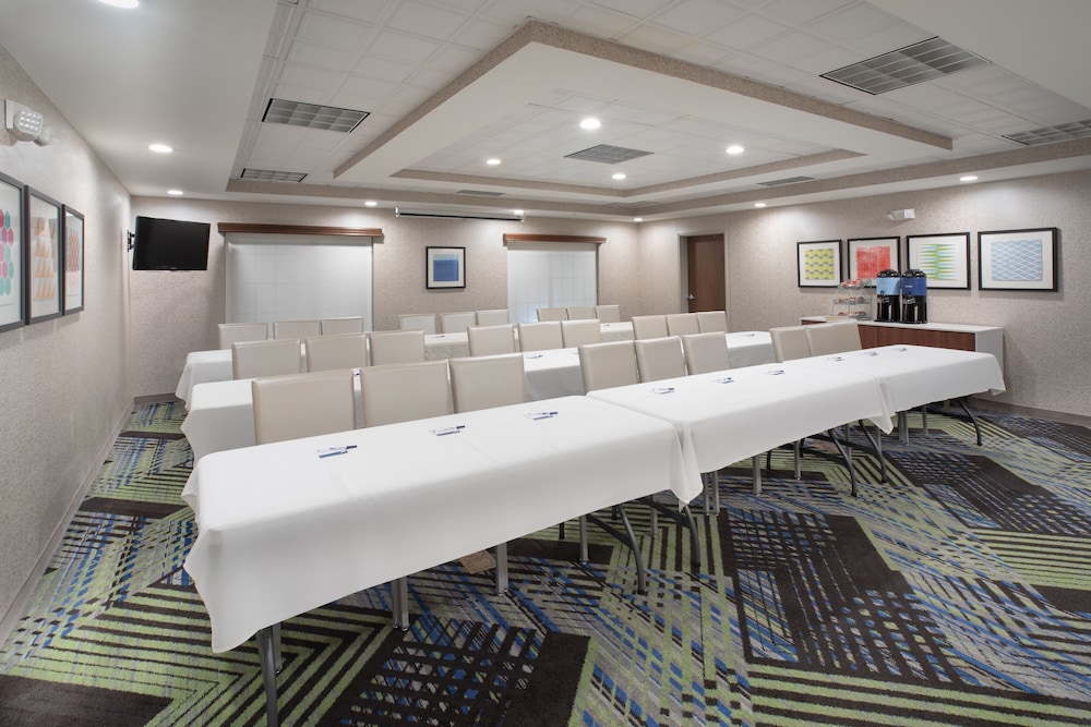 Holiday Inn Express Hotel & Suites Longmont by IHG - photo 43