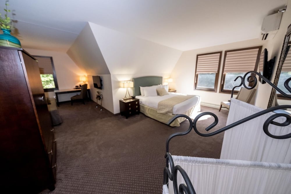 The Inn at Shattuck St. Mary's - photo 9