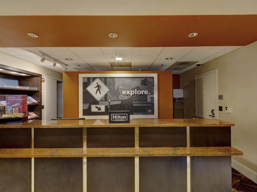 Hampton Inn Majestic Chicago Theatre District - photo 3