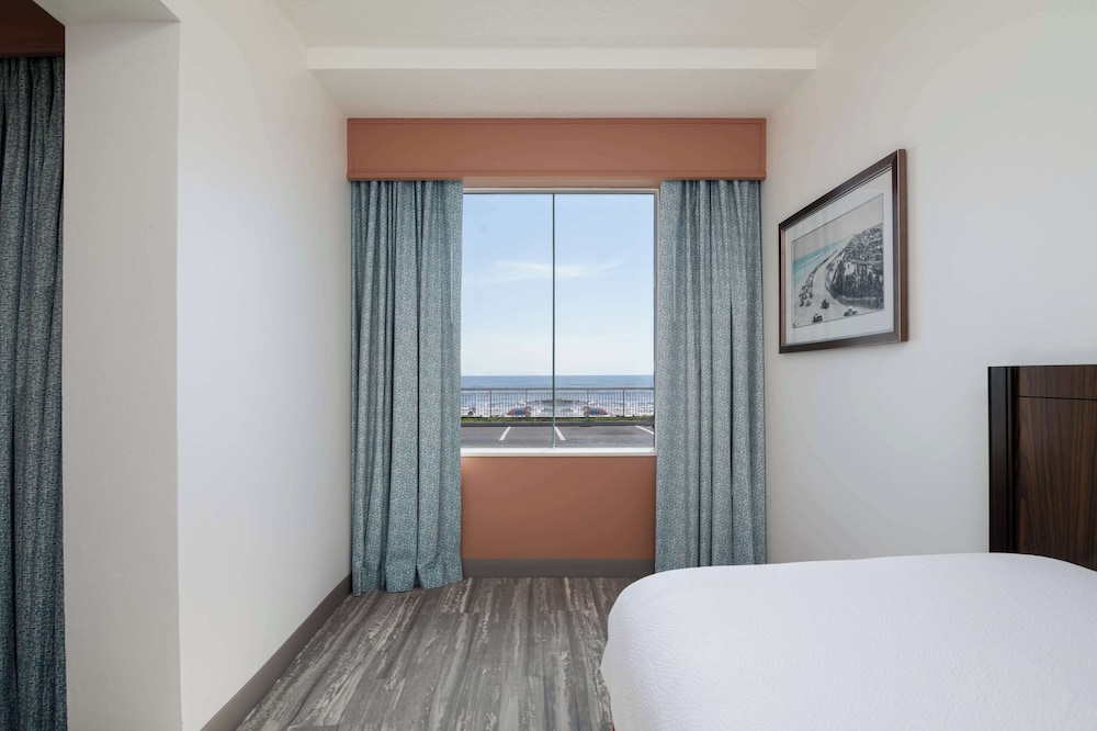 Hilton Garden Inn Daytona Beach Oceanfront - photo 8