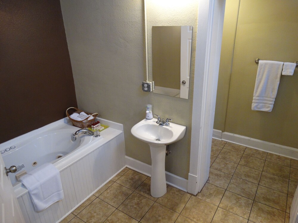 Davie School Inn - photo 37
