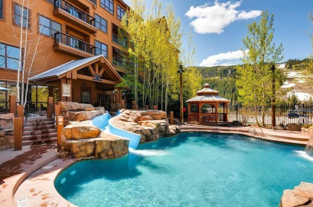 1 Bedroom Springs Condo in River Run Village Just 75 Yards from the River Run Gondola — 4-Star Luxury Hotel in Keystone, United States