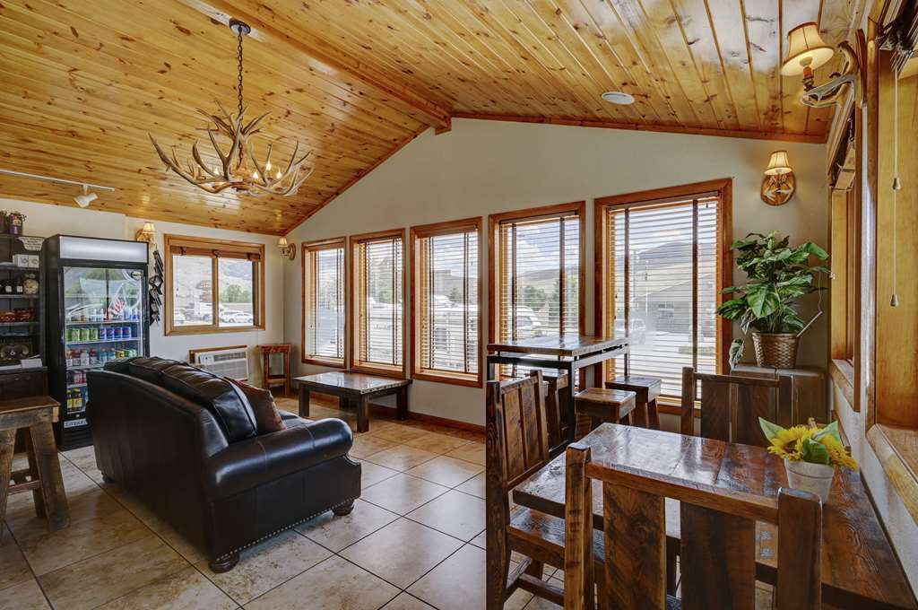 Super 8 by Wyndham Gardiner Yellowstone Park Area - photo 33
