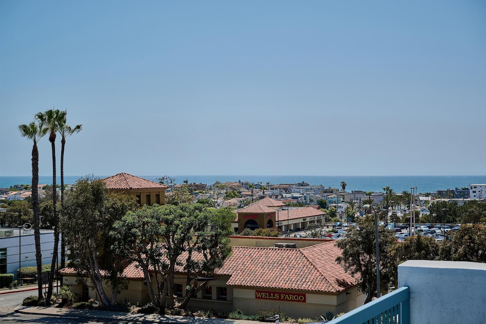 Hampton Inn & Suites Hermosa Beach - photo 40